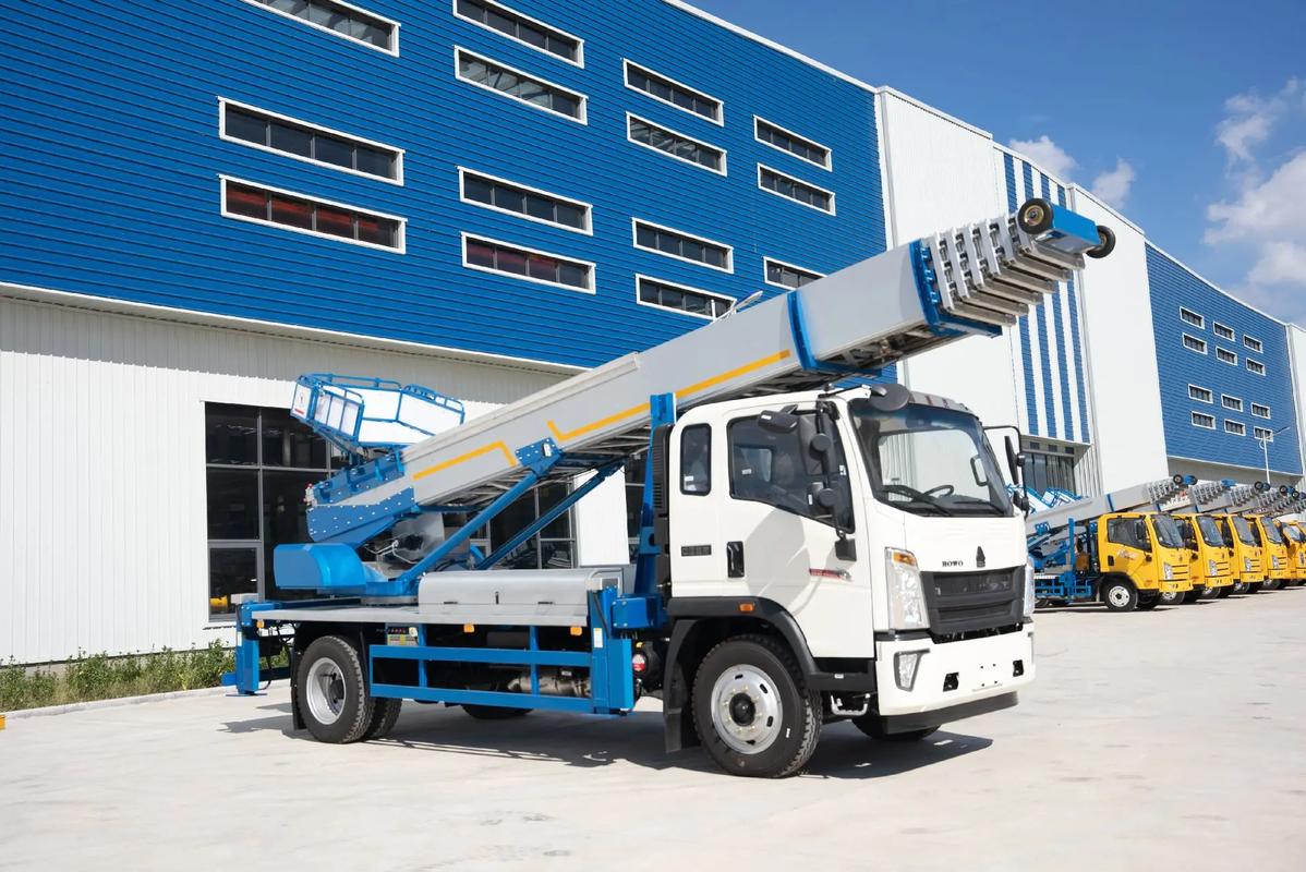 垦利县出租云梯车高空作业车 建筑垃圾搬运