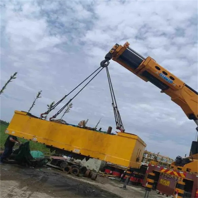 垦利县随车吊吊集装箱怎么吊